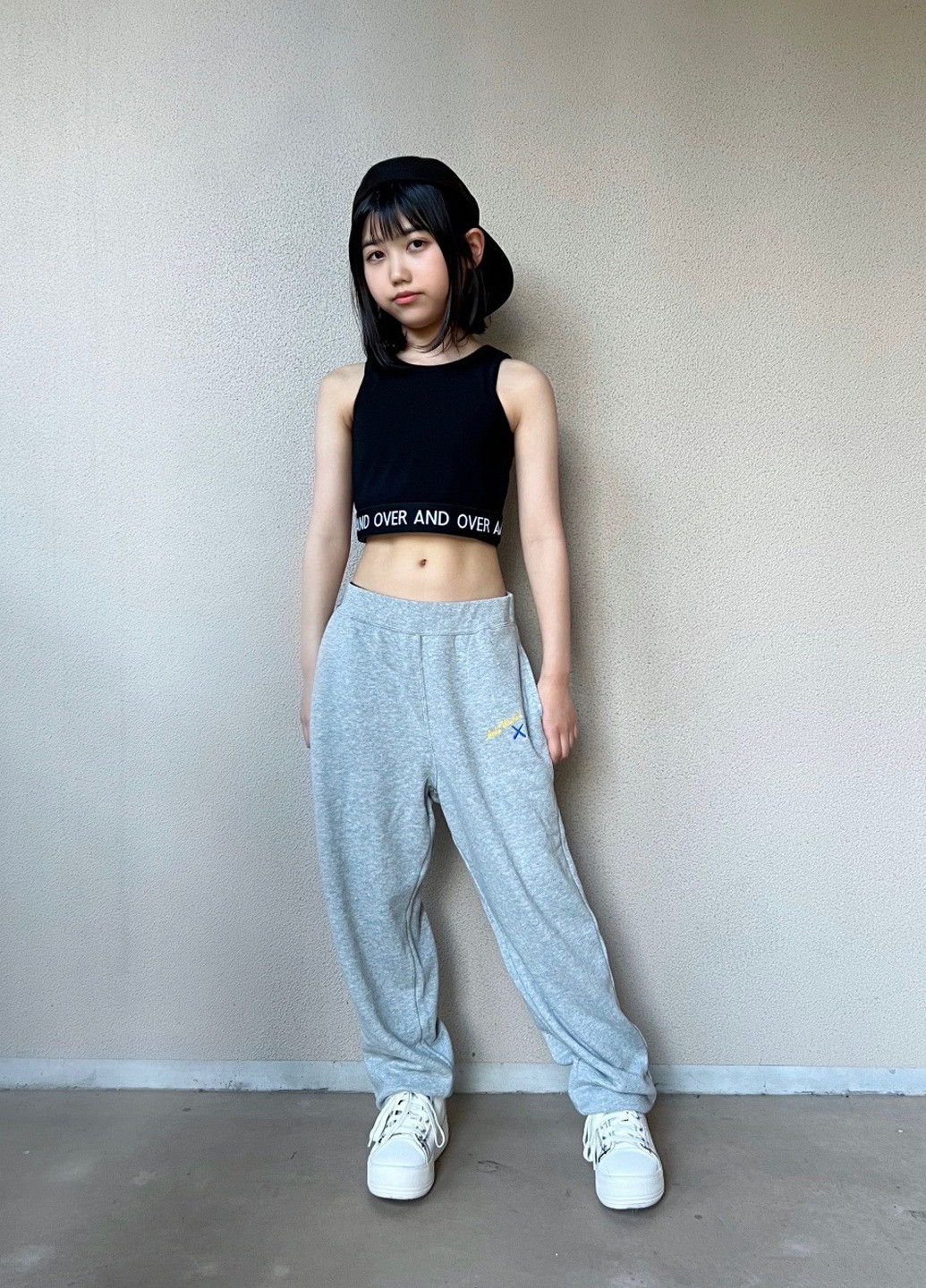 Светло-серые спортивные, кэжуал демисезонные джоггеры брюки Uniqlo