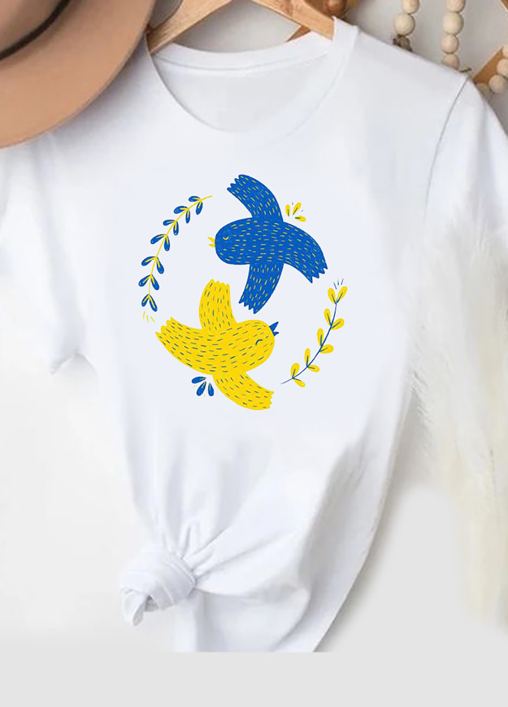 Белая демисезон футболка женская белая blue-yellow birds Love&Live