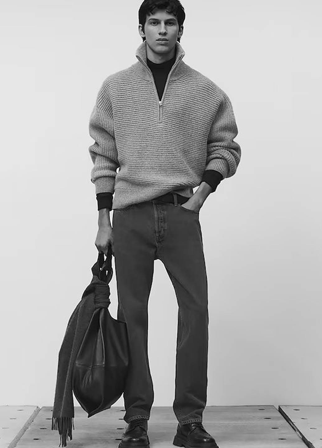 Серые демисезонные зауженные джинсы Cos