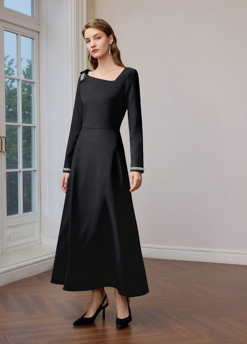 Черное вечернее платье клеш SHEIN однотонное