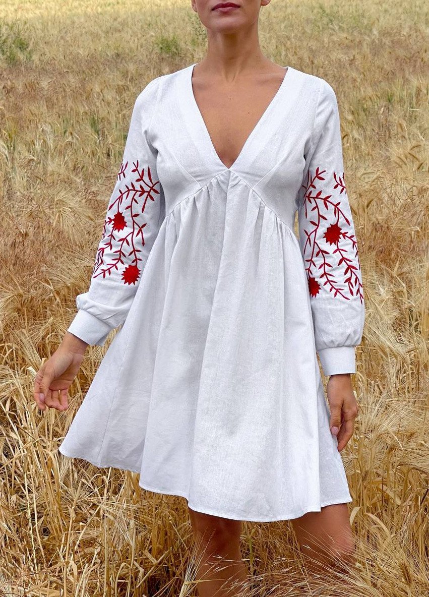Белое кэжуал платье с вышивкой romashka Ромашка однотонное