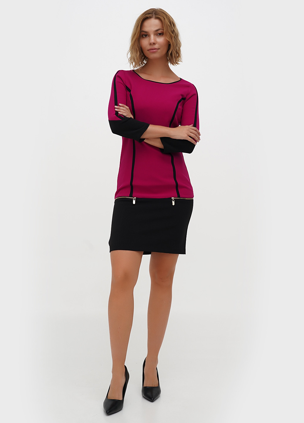 Фуксиновое (цвета Фуксия) кэжуал платье футляр Sassofono колор блок