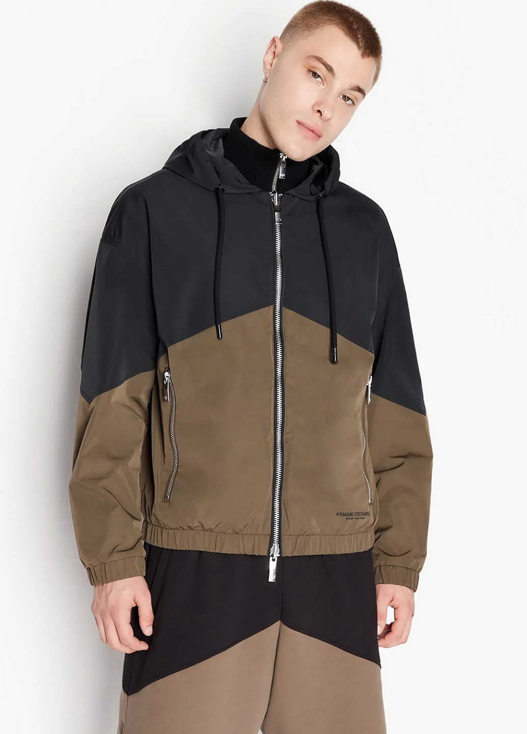 Коричневая демисезонная ветровка Armani Exchange