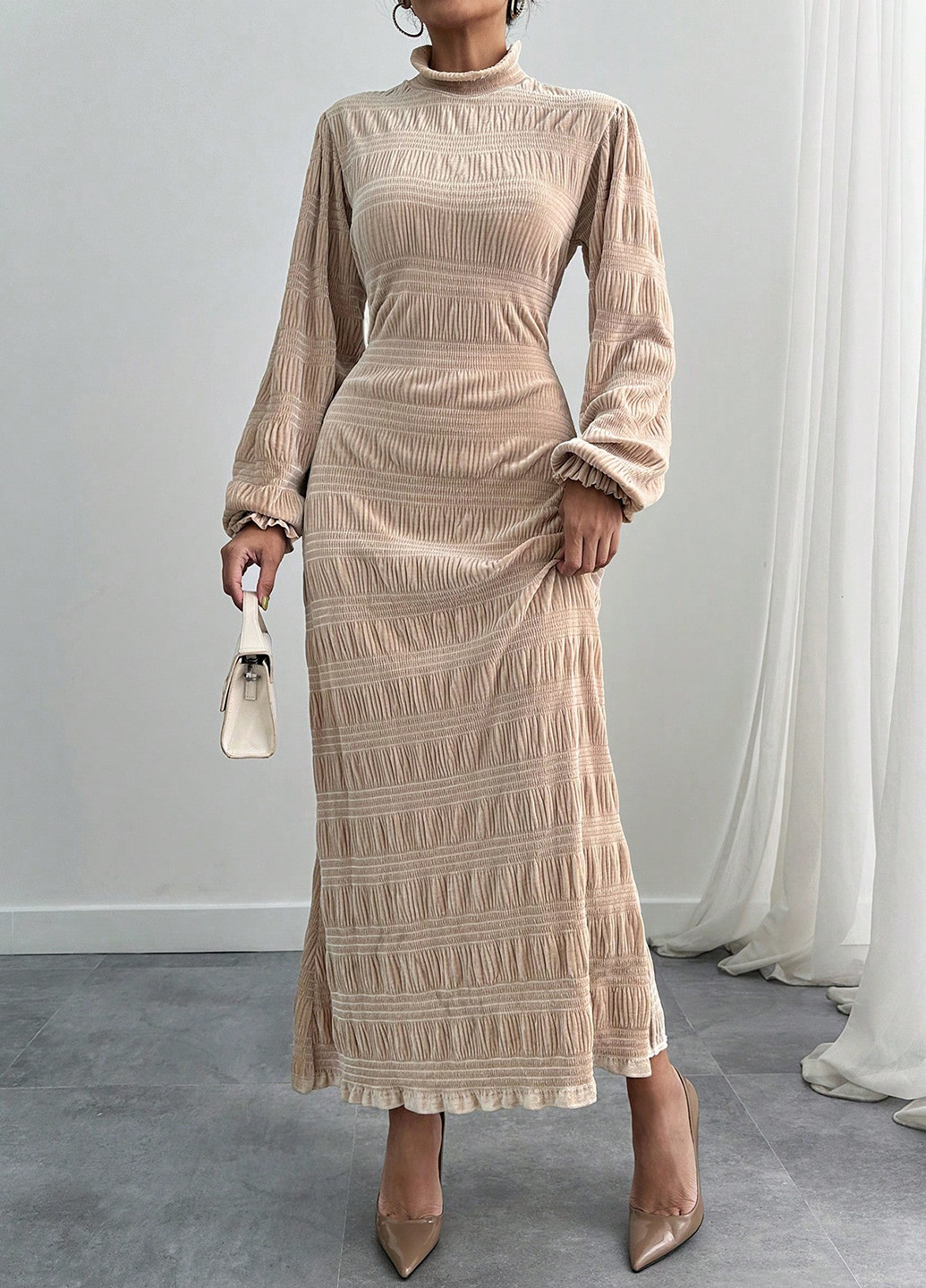 Бежевое кэжуал платье SHEIN однотонное