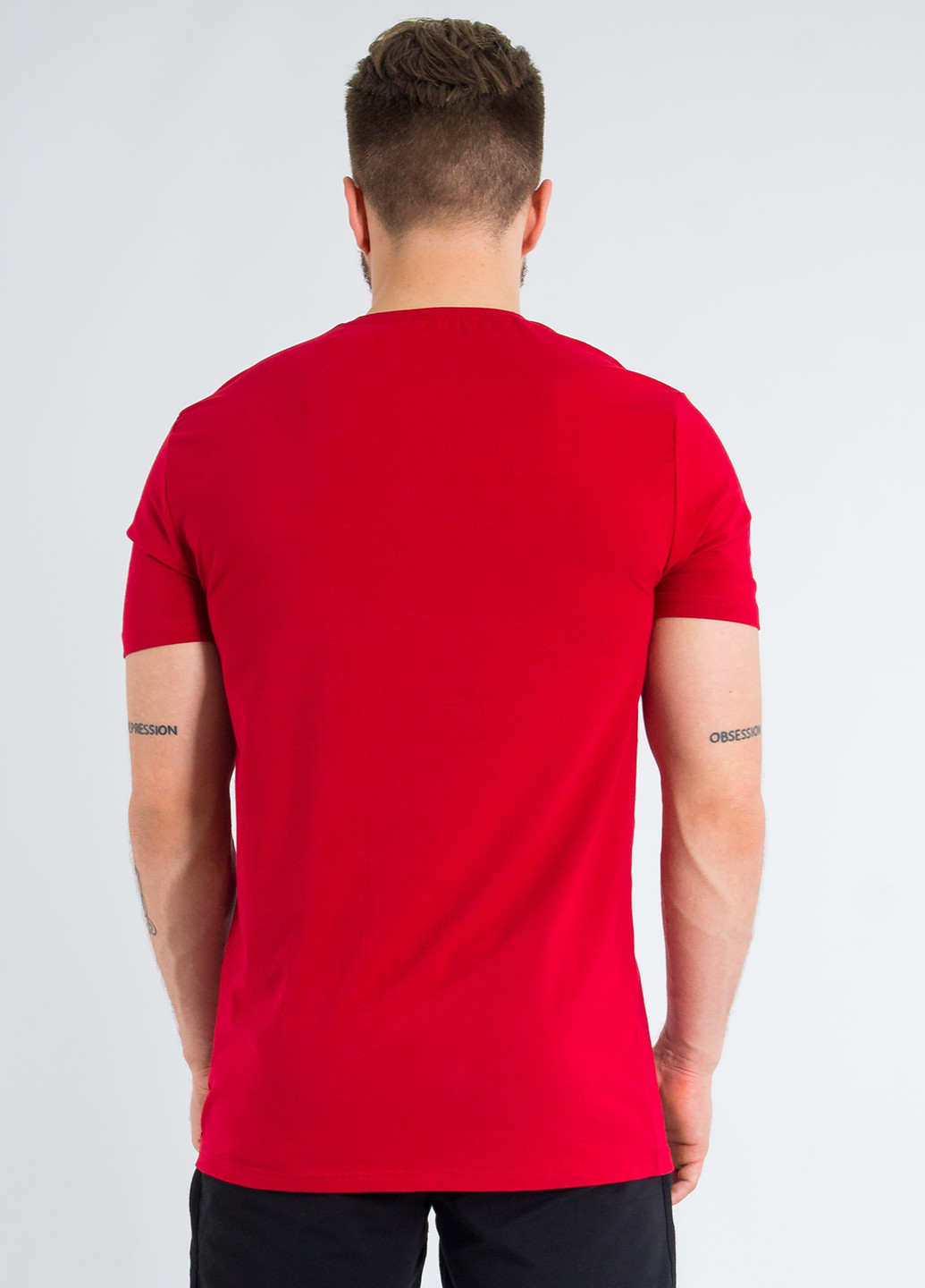 Красная футболка New Brand