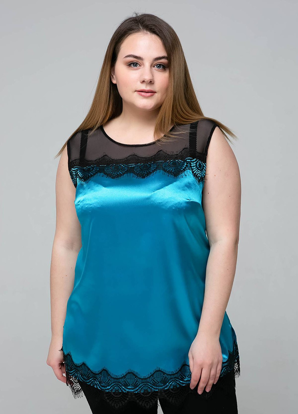 Голубая летняя атласная блуза с кружевом тони голубая Tatiana