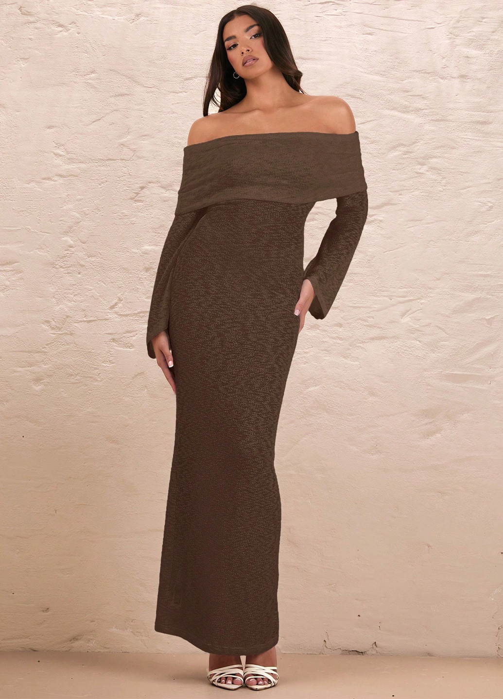 Коричневое кэжуал платье силуэтная, с открытыми плечами SHEIN однотонное