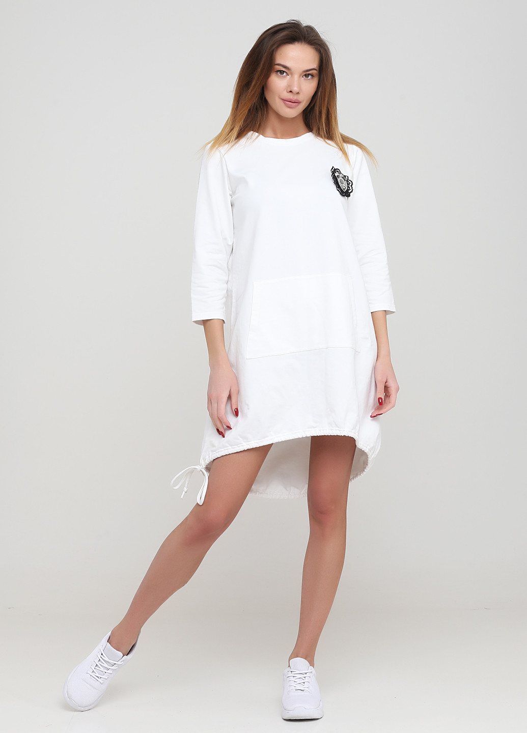 Белое кэжуал платье платье-свитер Taffi однотонное