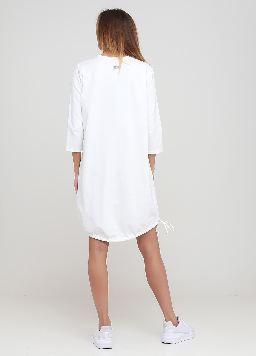 Белое кэжуал платье платье-свитер Taffi однотонное