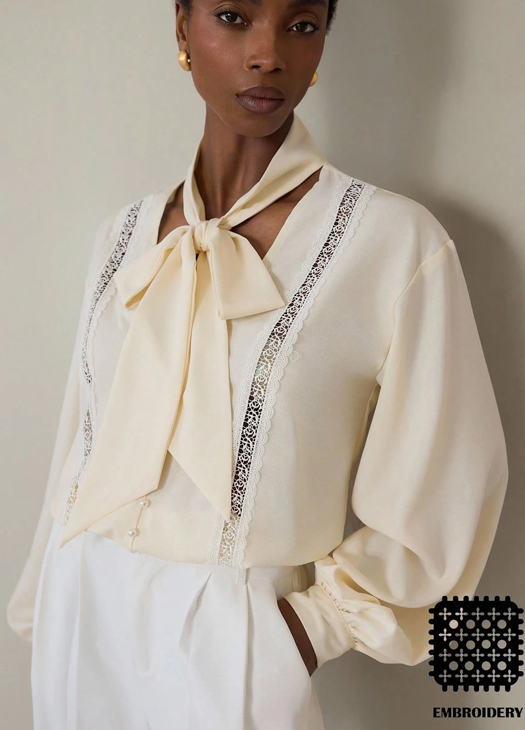 Кремова блуза SHEIN