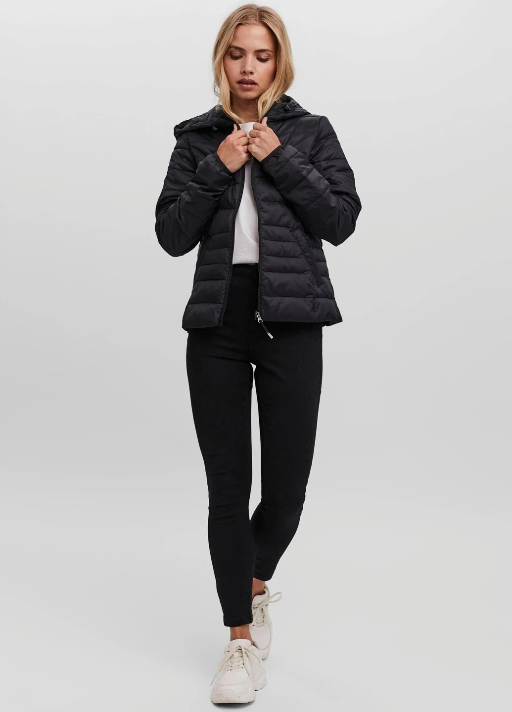 Черная демисезонная куртка Vero Moda