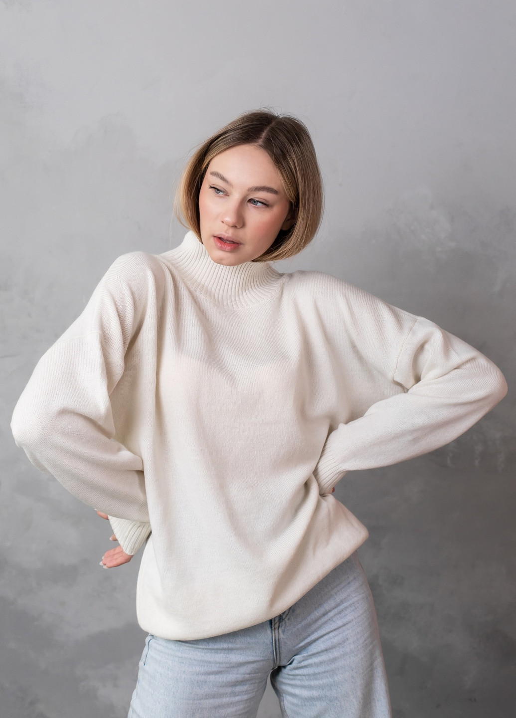 Молочный демисезонный свитер женский Viviami