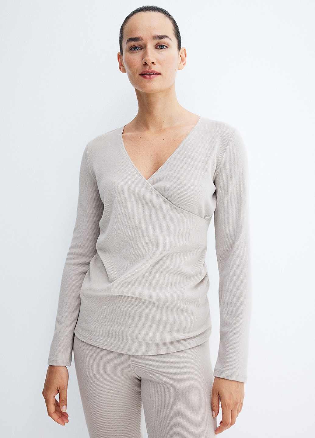 Светло-бежевый демисезонный пуловер для беременных пуловер H&M