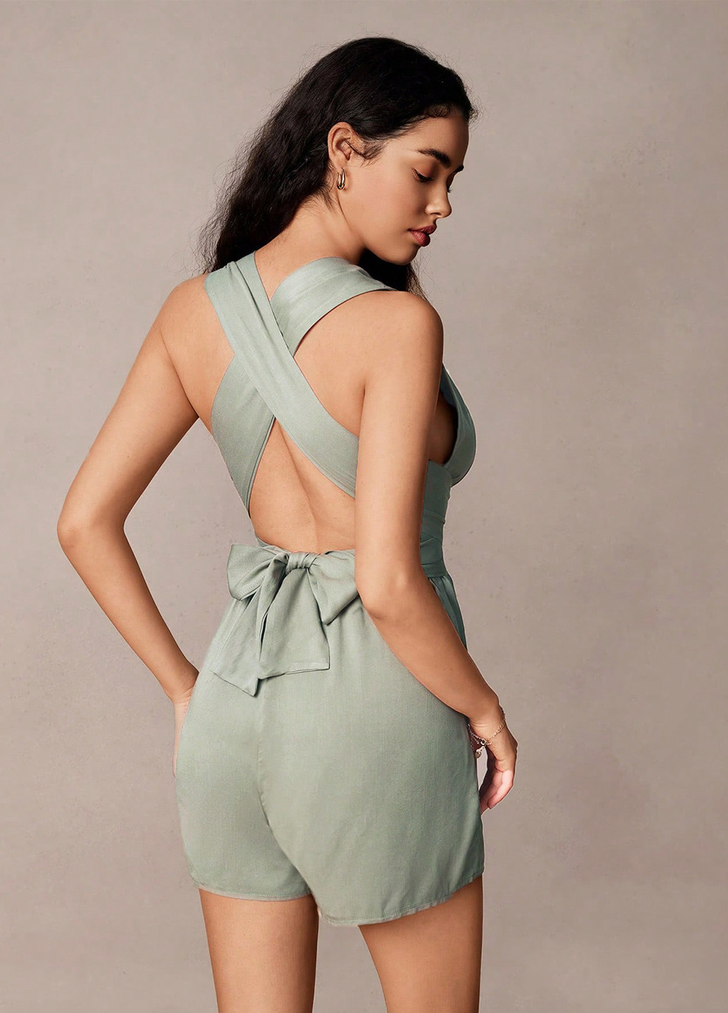 Комбинезон SHEIN комбинезон-шорты однотонный серо-зелёный кэжуал вискоза