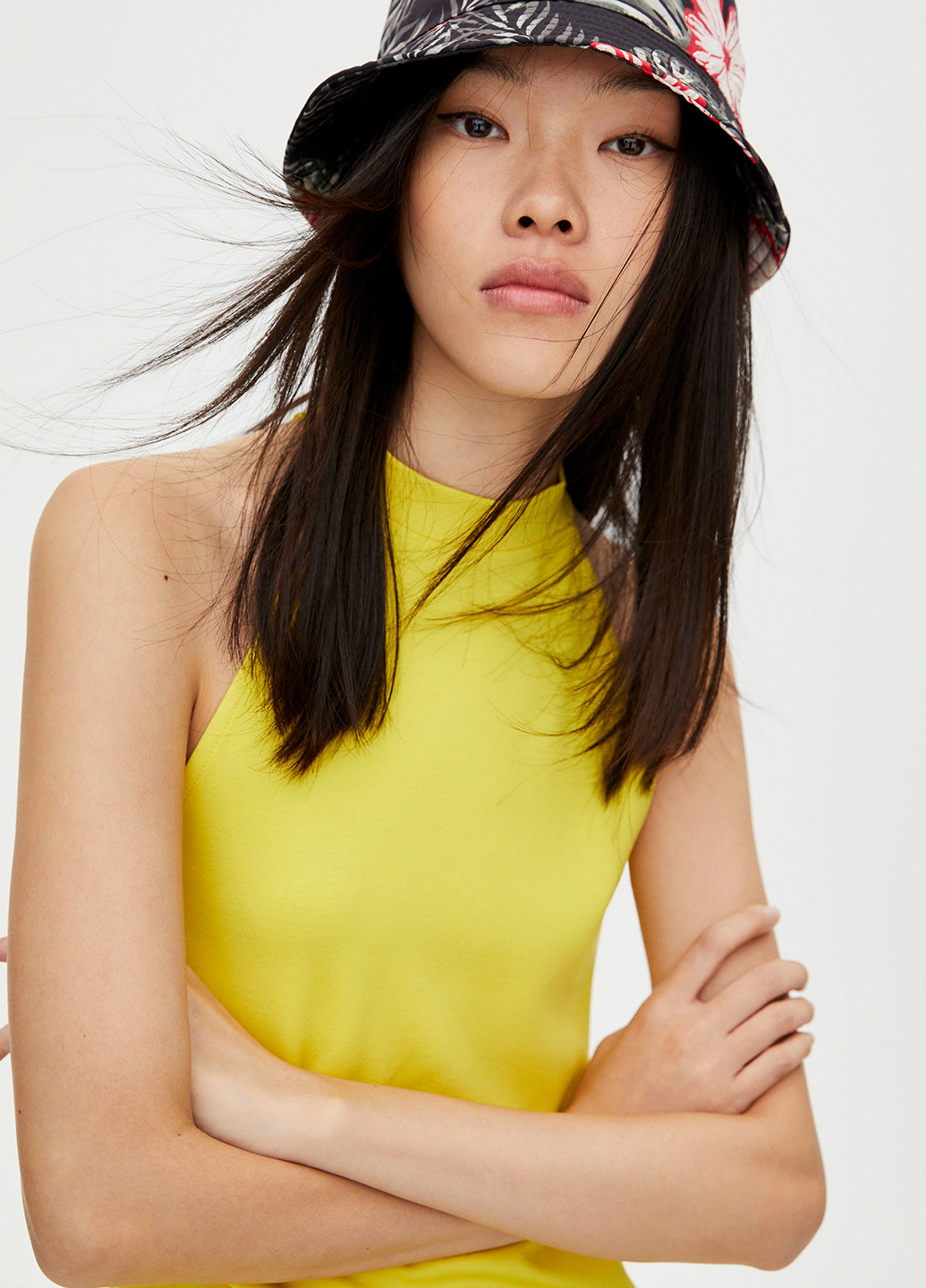 Жовтий кежуал плаття, сукня з відкритими плечима Pull&Bear однотонна