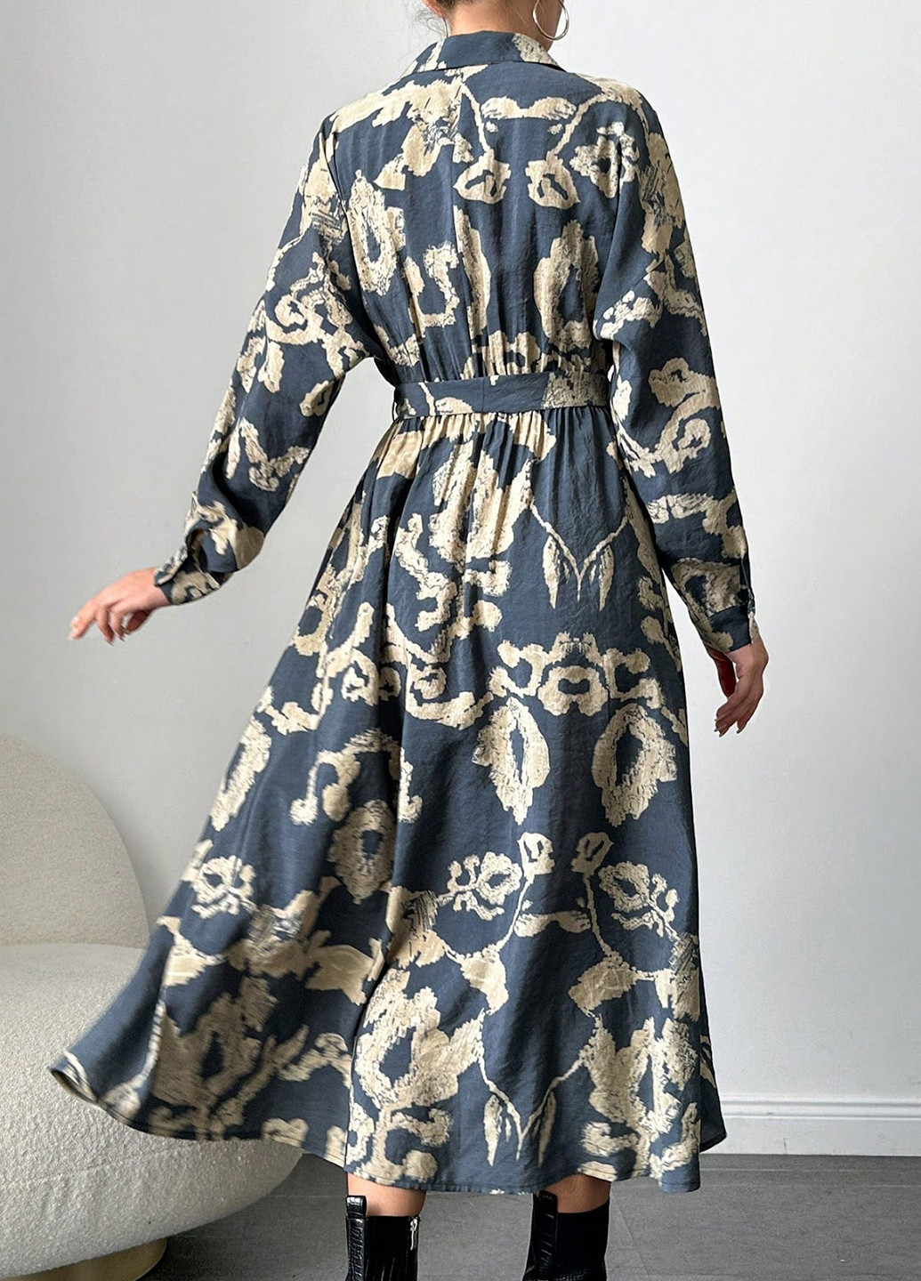 Темно-серое кэжуал платье рубашка SHEIN с абстрактным узором