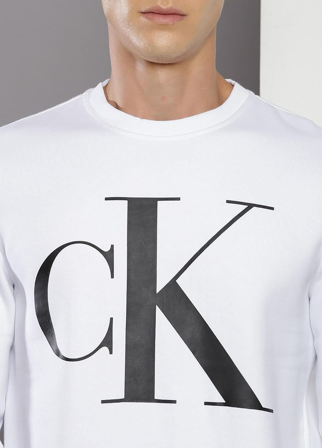 Белый свитшот Calvin Klein логотип без декора (307636994)