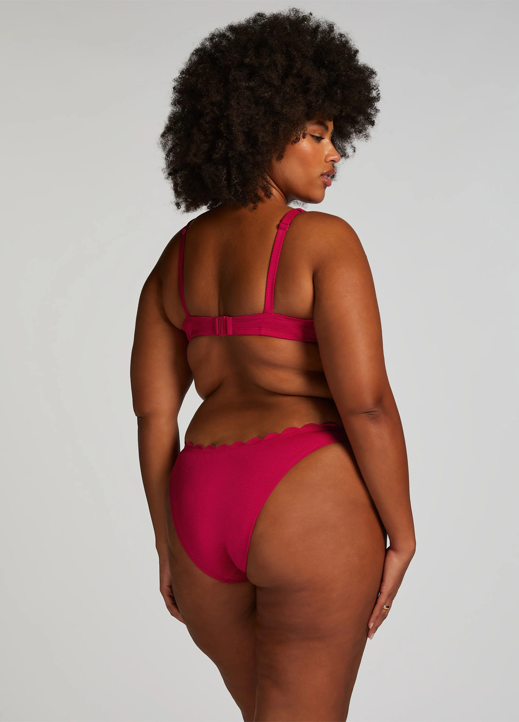 Малиновые купальные трусики-плавки однотонные Hunkemoller