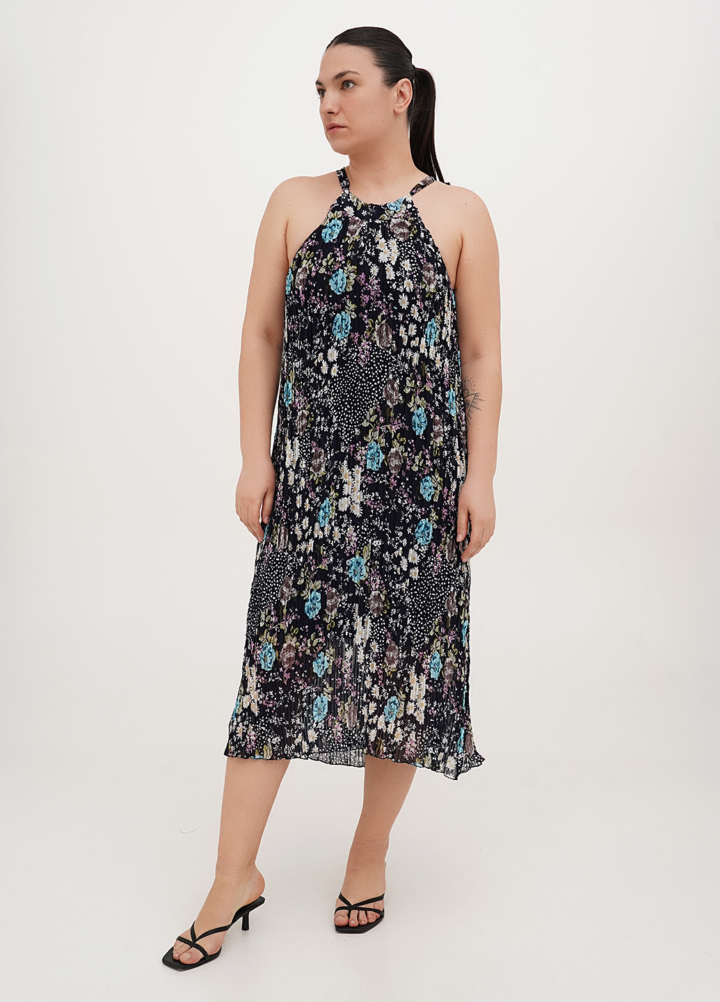 Чорна кежуал сукня плісована Vicolo з квітковим принтом