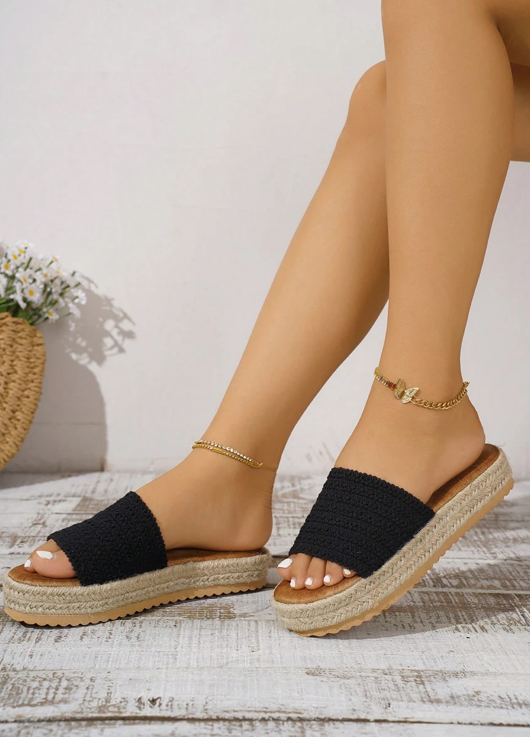 Черные шлепанцы SHEIN плетение