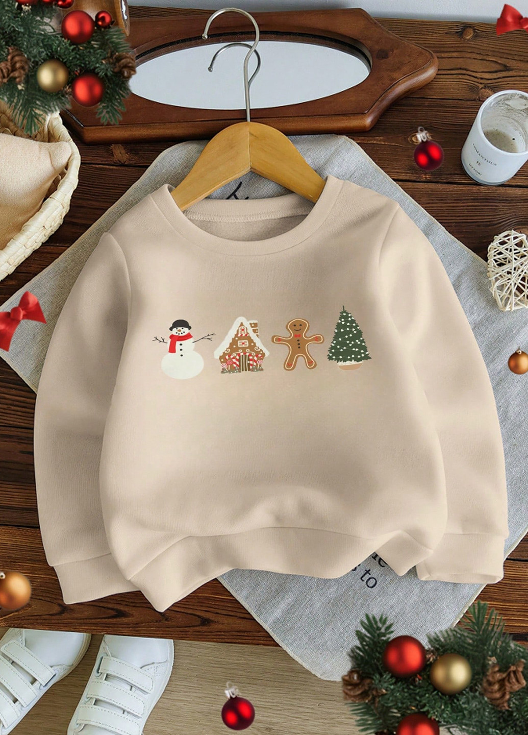 SHEIN свитшот новогодний бежевый кэжуал полиэстер, трикотаж с начесом