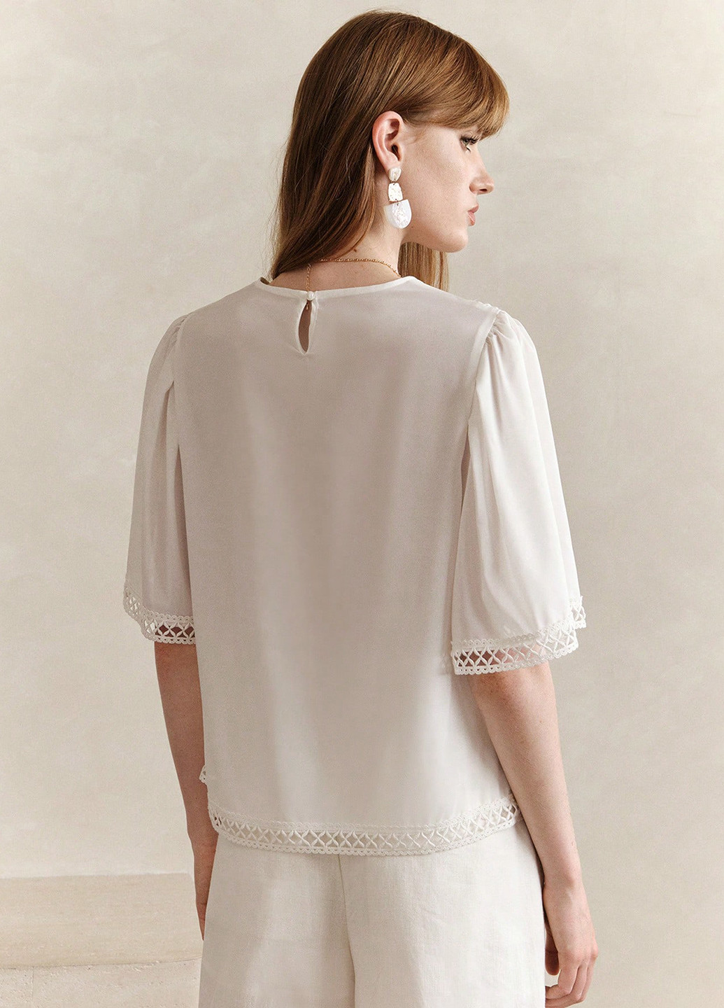 Молочна блуза SHEIN