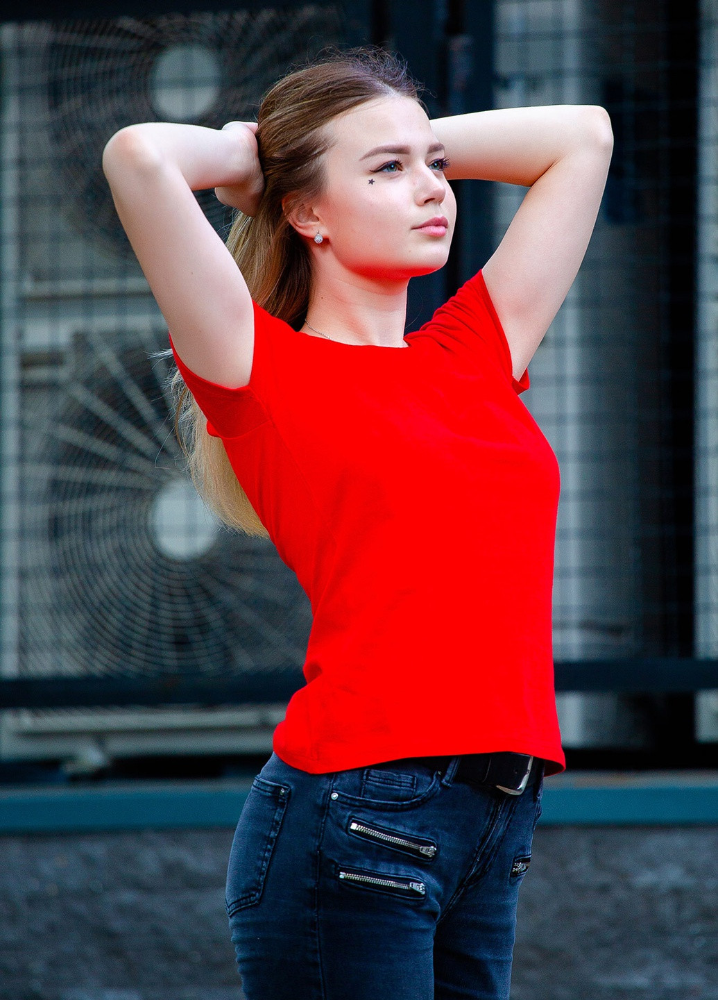 Красная всесезон женская футболка Without Basic
