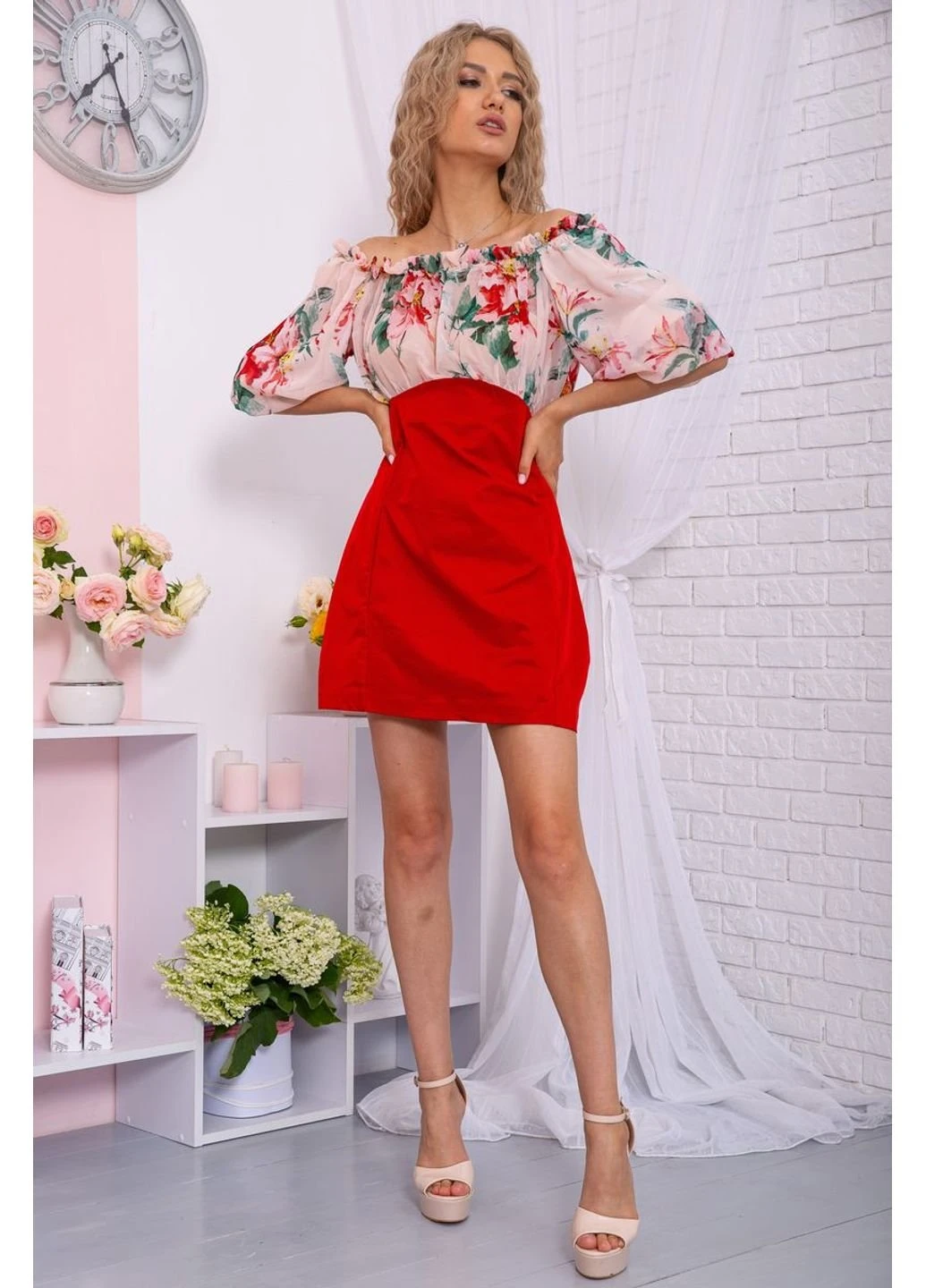 Червона святковий сукня 167r306-10 Ager з малюнком