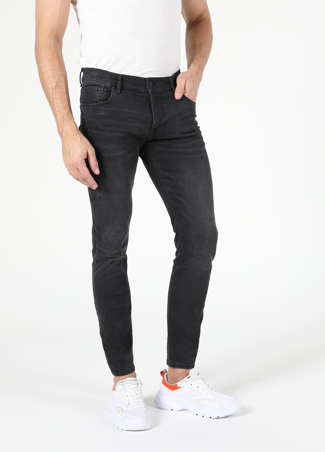 Черные демисезонные зауженные джинсы 040 ALEX Colin's