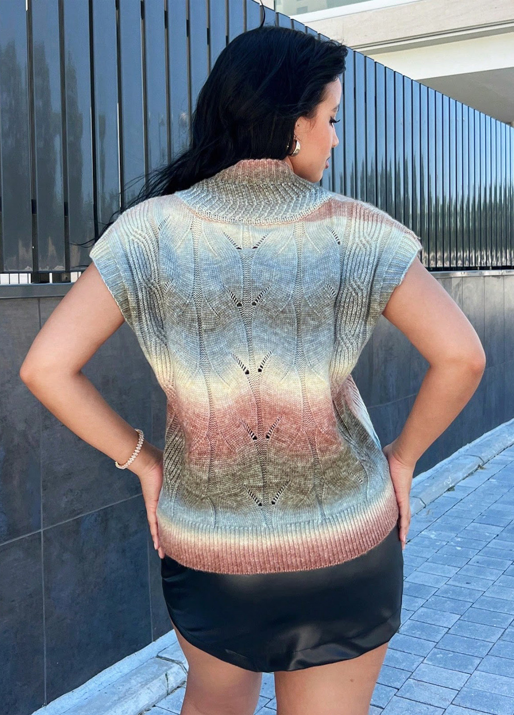 Комбинированная блуза на запах SHEIN