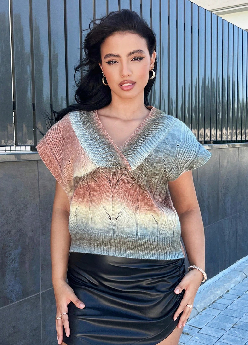 Комбинированная блуза на запах SHEIN