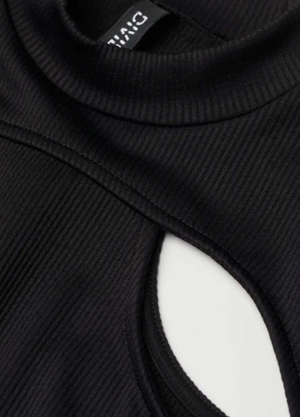 Черное кэжуал платье H&M однотонное
