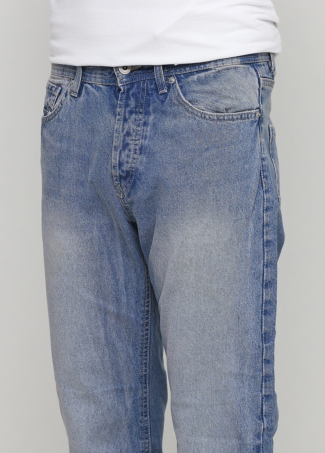 Голубые летние зауженные джинсы Terranova