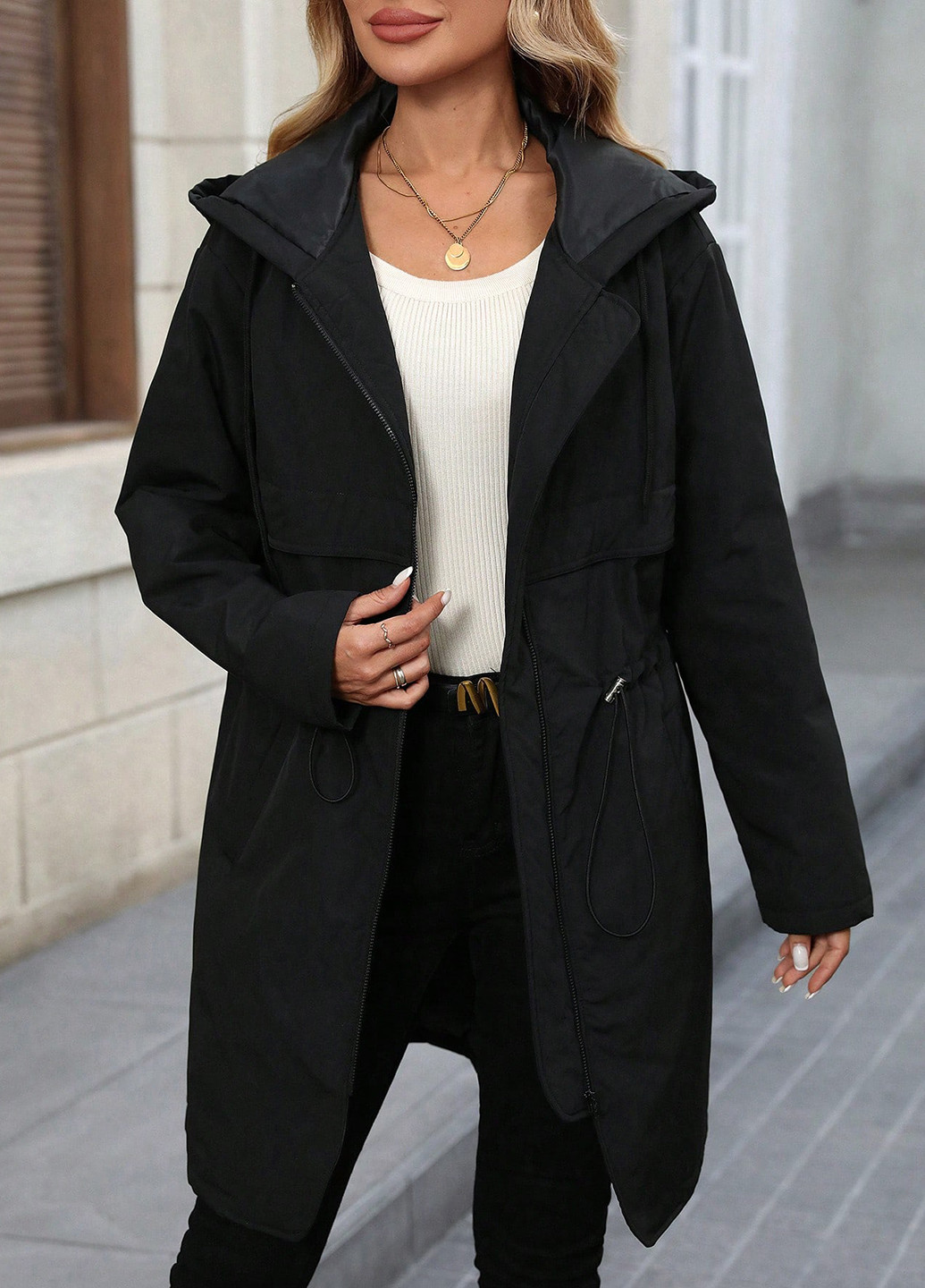 Черная демисезонная куртка SHEIN