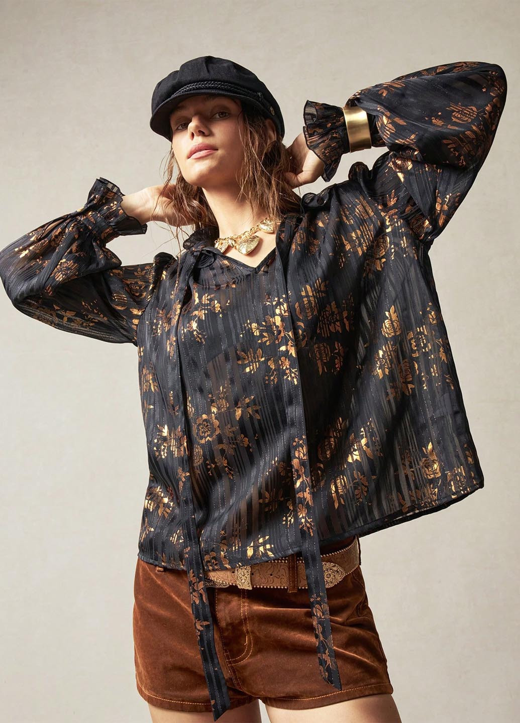 Чёрная блуза SHEIN