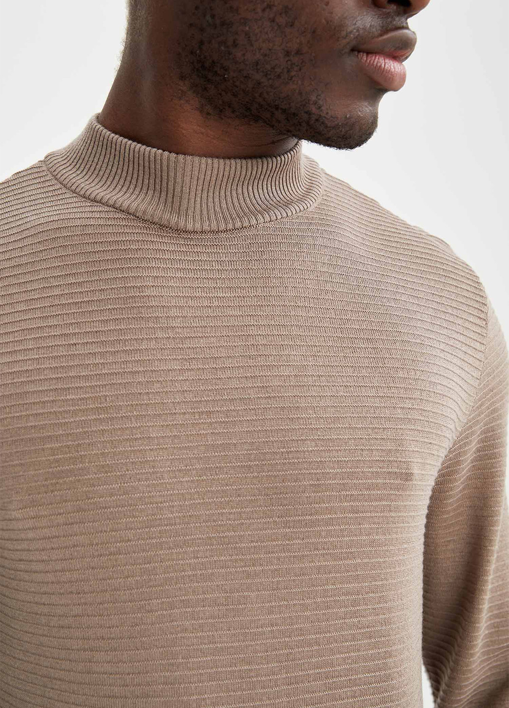 Бежевый демисезонный свитер джемпер DeFacto