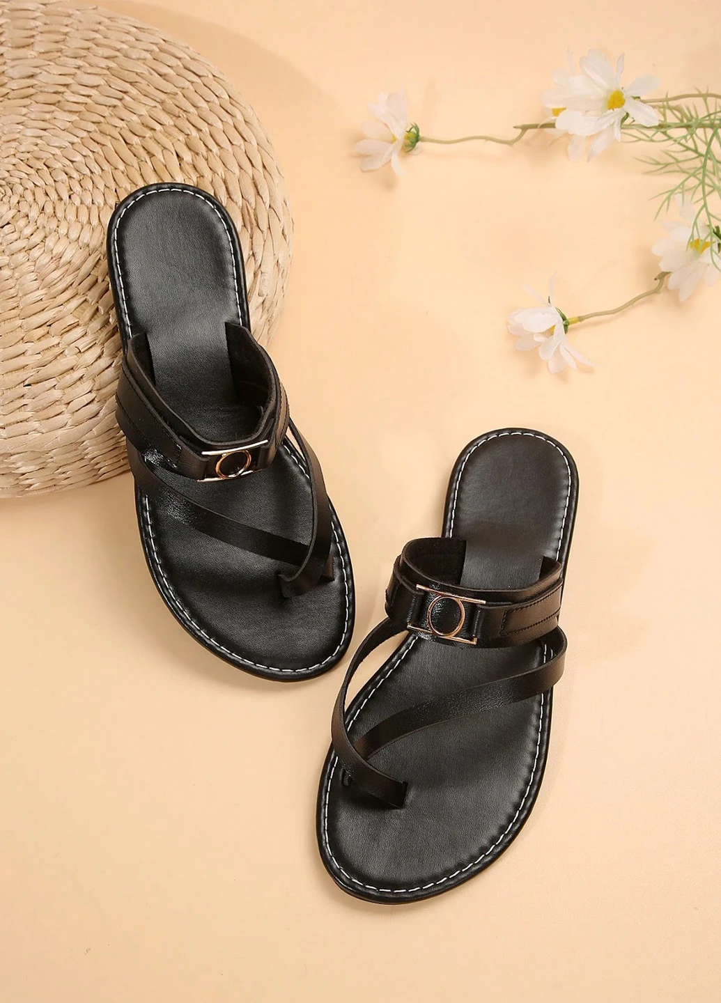 Черные шлепанцы SHEIN