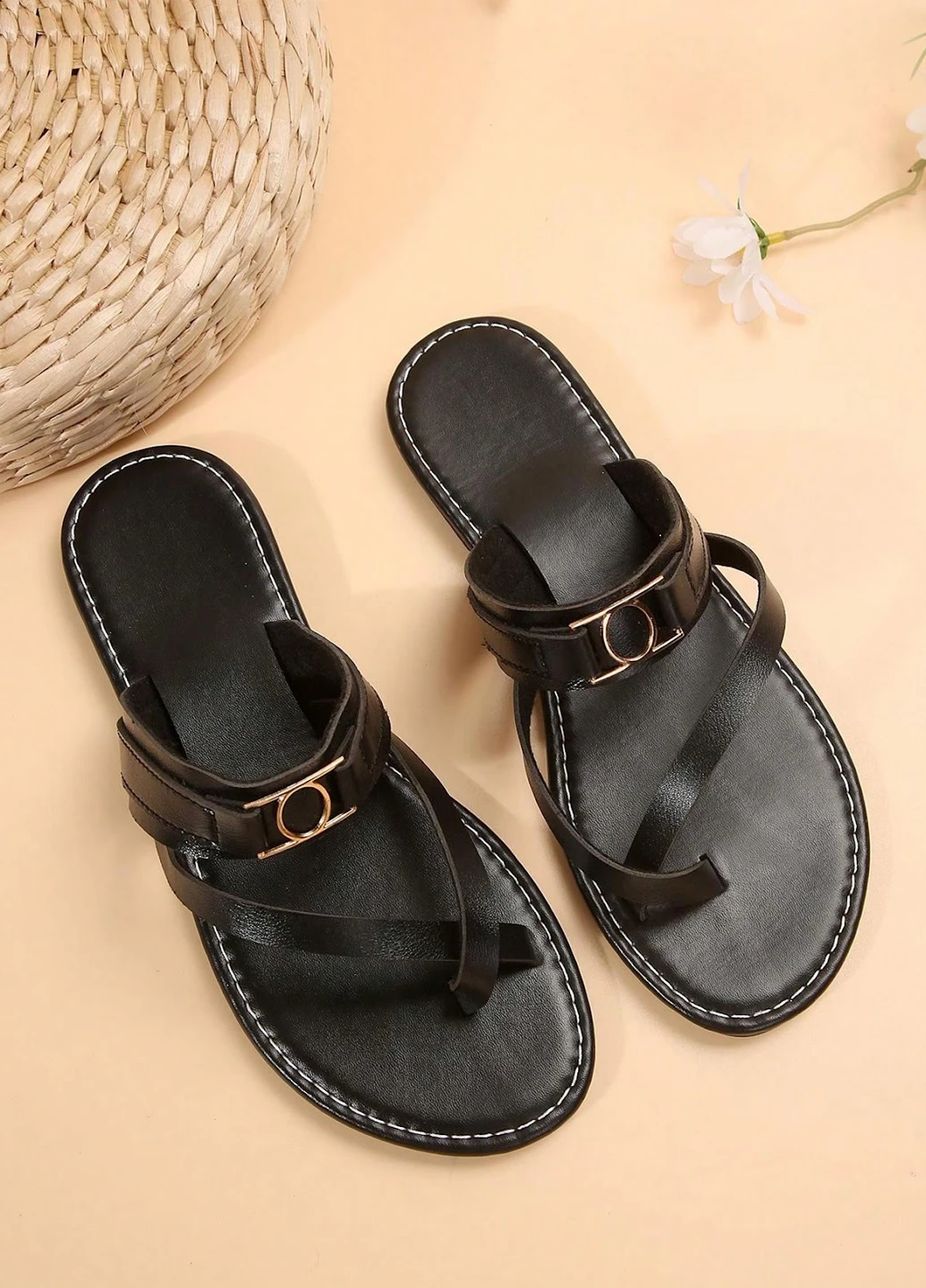 Черные шлепанцы SHEIN
