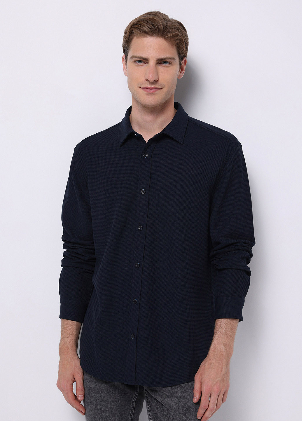 Темно-синяя кэжуал рубашка однотонная Colin's