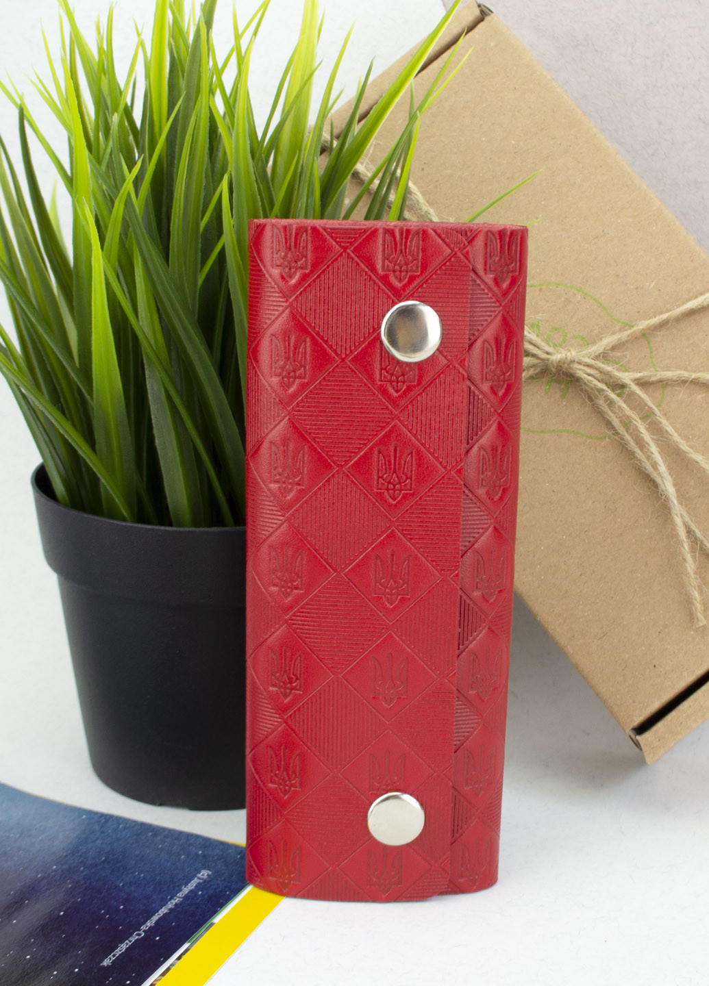 Подарунковий жіночий набір №64 "Тризуб": обкладинка на паспорт + ключниця (червоний) HandyCover (254439003)