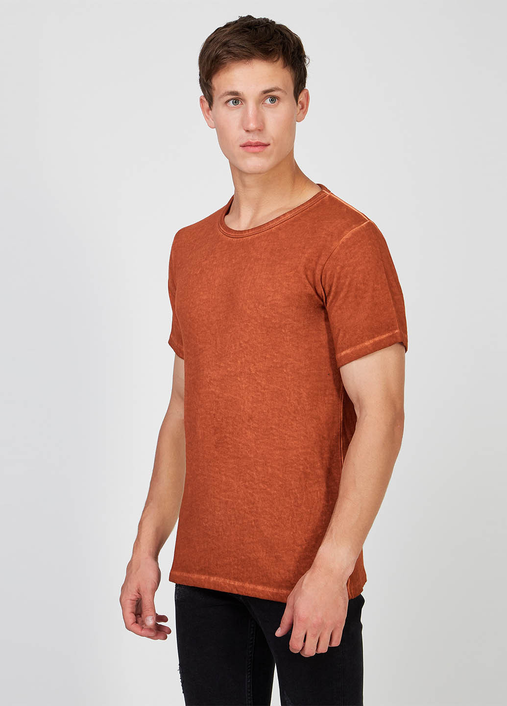 Оранжевая футболка Tigha