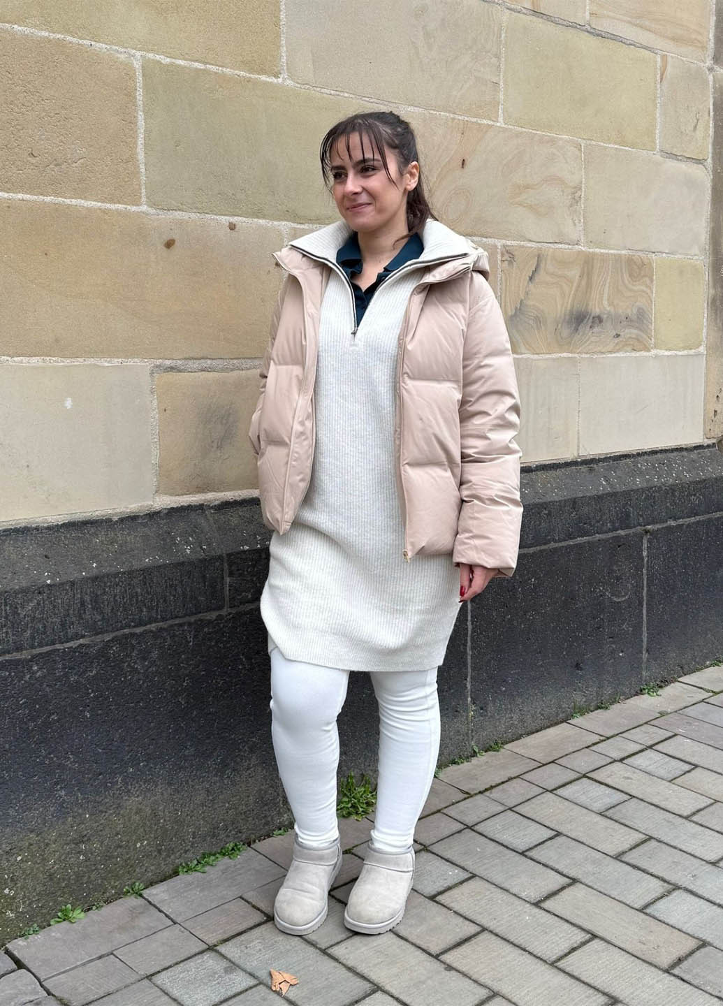 Молочна кежуал сукня оверсайз, сукня светр Uniqlo однотонна