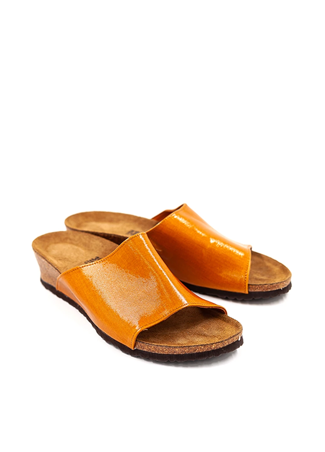 Светло-коричневые шлепанцы Birkenstock лаковые