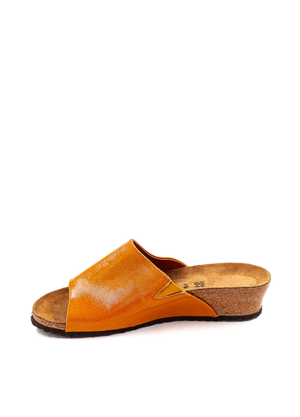 Светло-коричневые шлепанцы Birkenstock лаковые