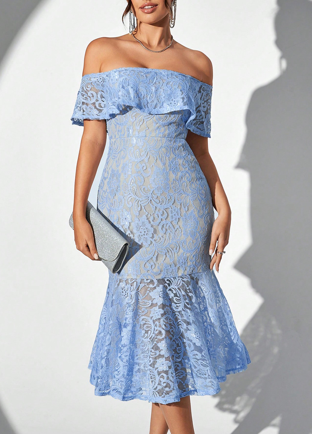 Голубое коктейльное платье с открытыми плечами, годе, с открытой спиной SHEIN с цветочным принтом