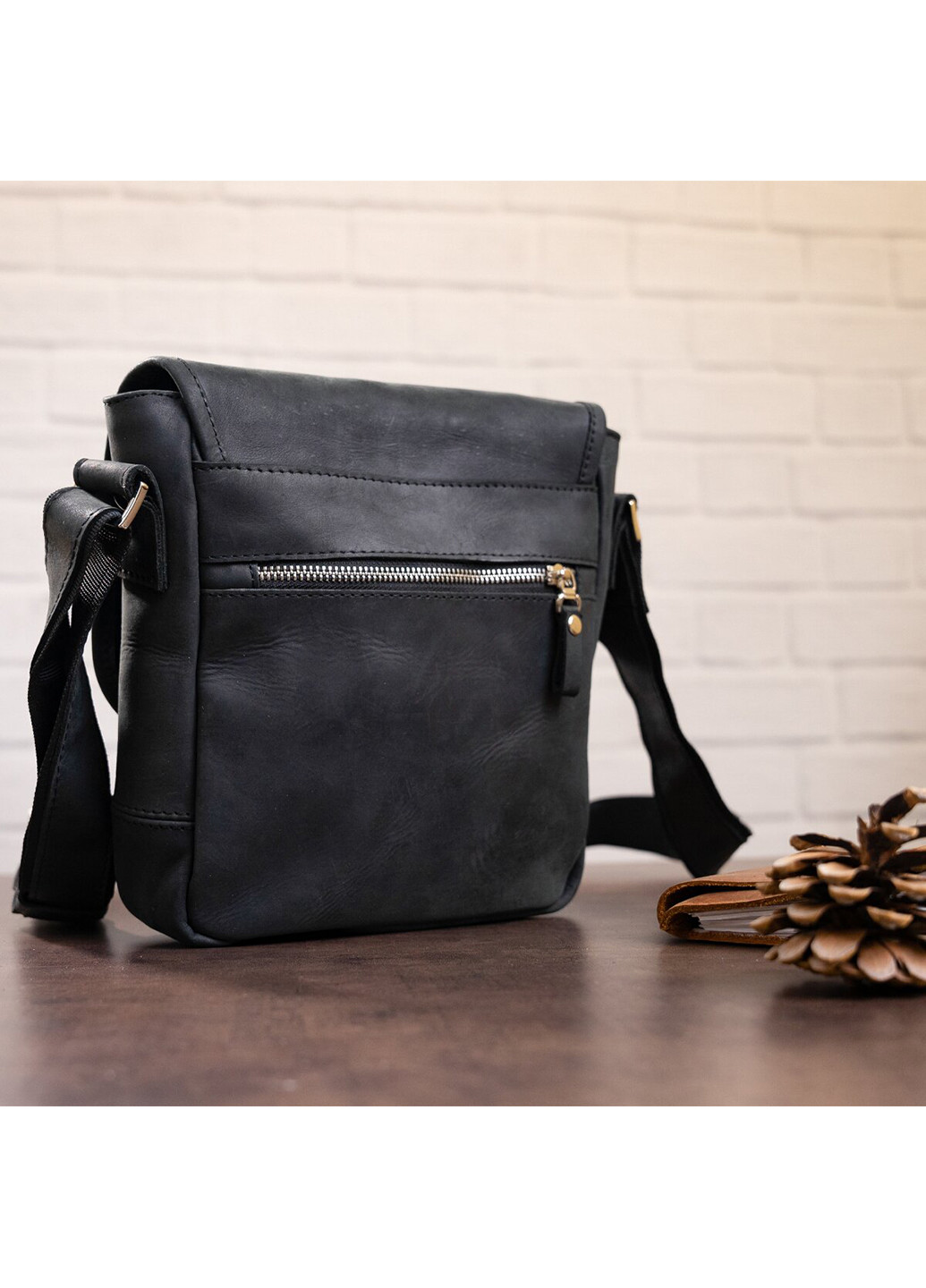 Чоловіча шкіряна сумка 22х23х7 см Shvigel (229459419)