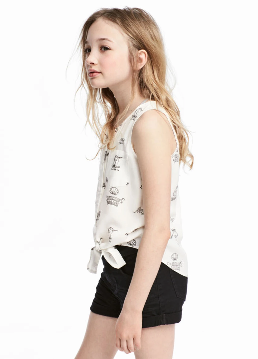 Белая с рисунком блузка H&M летняя