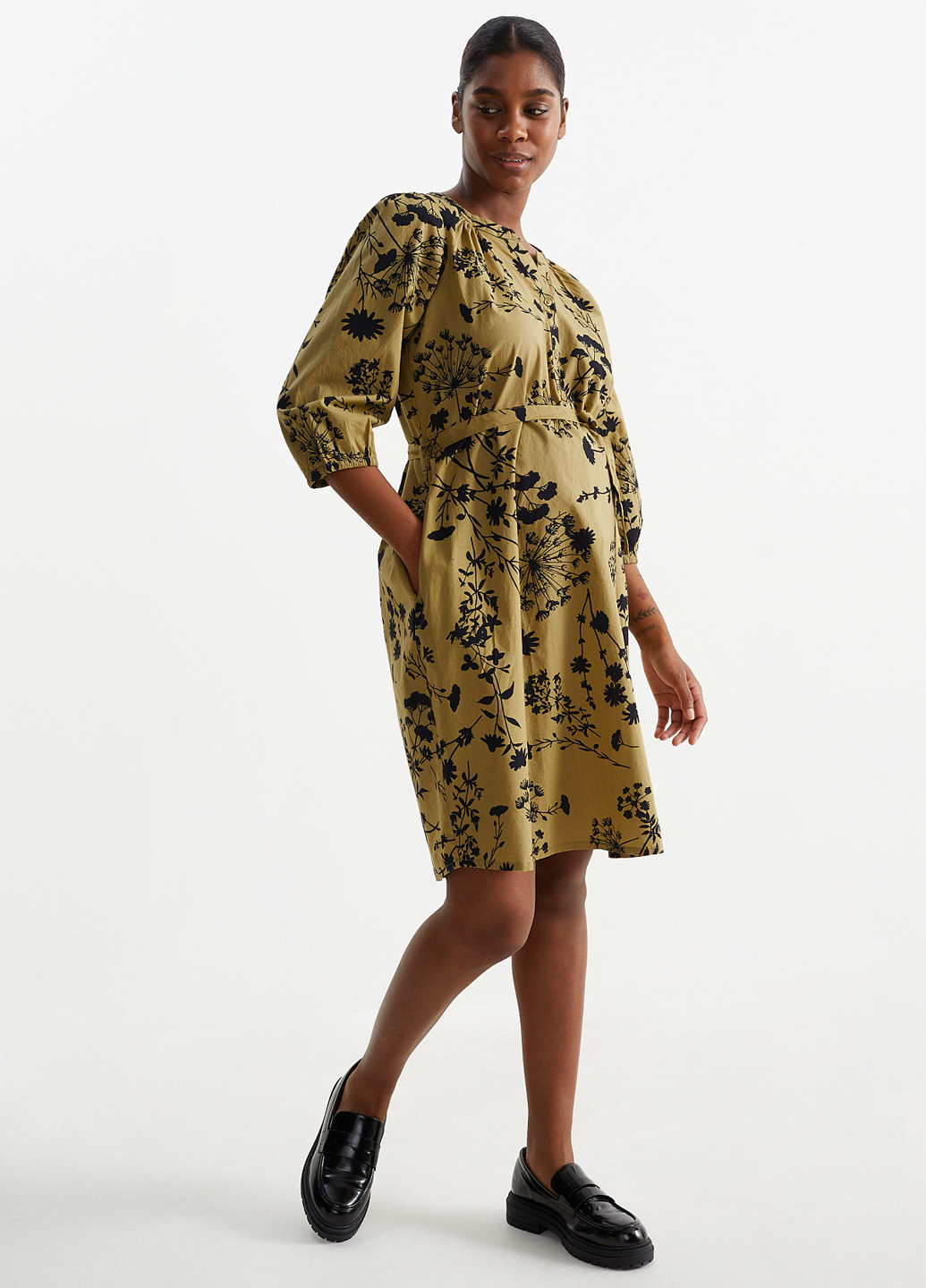 Песочное кэжуал платье для беременных а-силуэт C&A с цветочным принтом