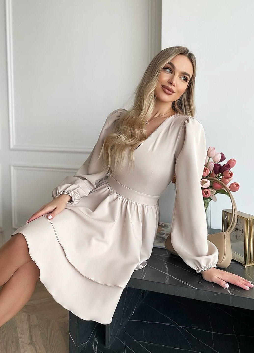 Светло-бежевое кэжуал платье клеш No Brand однотонное