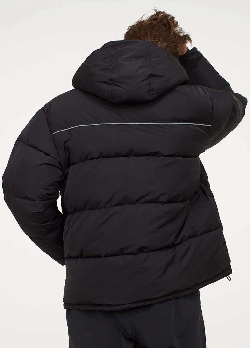 Черная зимняя куртка H&M